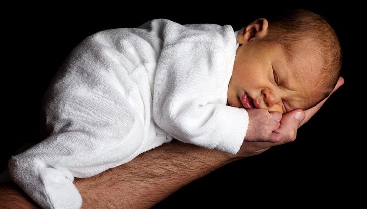 Рекордните 12 бебета се родиха в родилно отделение на УМБАЛ "Св. Анна" в София за ден Рекордните 12 бебета се родиха в родилно отделение на УМБАЛ "Св. Анна" в София за ден