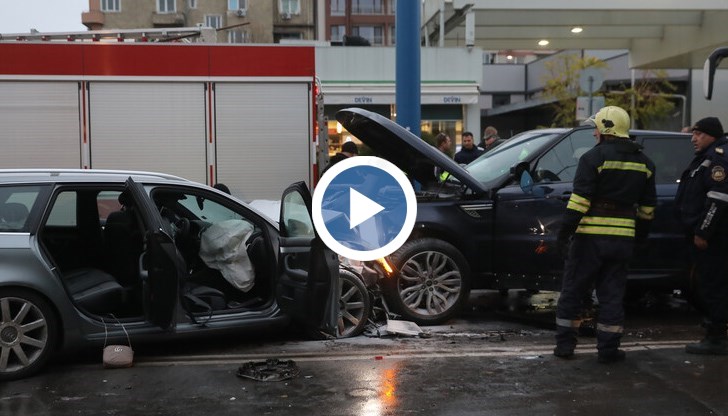 Момчето ударило 12 автомобила и полицейска патрулка