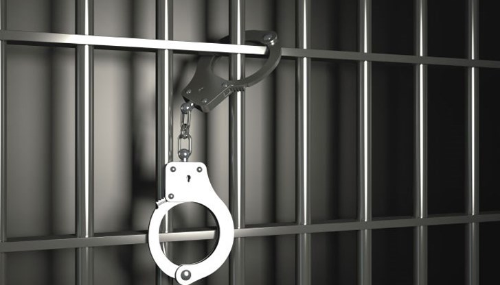 Задържани са двама мъже, образувани са досъдебни производства Задържани са двама мъже, образувани са досъдебни производства