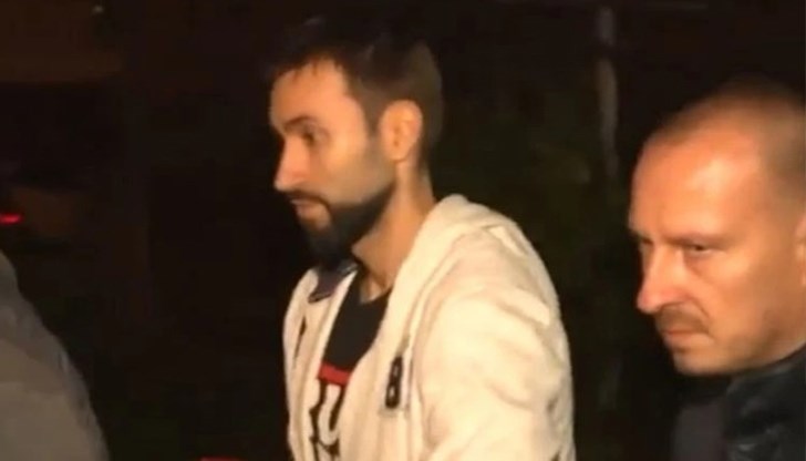 Съдът е приел доводите на прокурора, че има обосновано предположение задържаните да са извършили престъплението