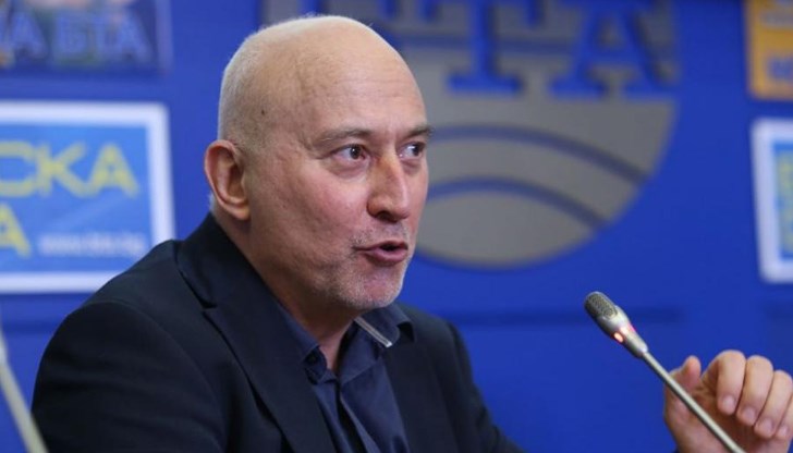 Имаме много голям пик на починали от неизвестно какво. Там става дума за прикриване на реални данни", каза математикът от БАН Имаме много голям пик на починали от неизвестно какво. Там става дума за прикриване на реални данни", каза математикът от БАН