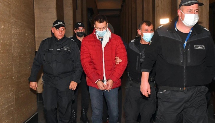 Пред съдебната зала майката на убитата млада жена, посрещна обвинения за убийството неин зет Орлин с викове "убиец", "изрод"