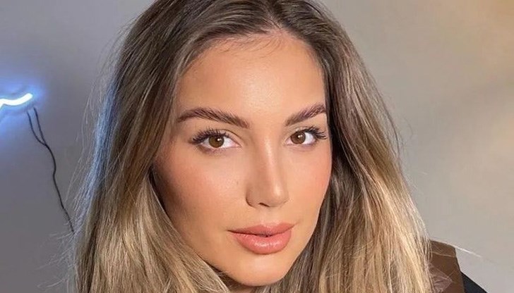 Петканова споделя, че винаги е мечтала за гъсти вежди Петканова споделя, че винаги е мечтала за гъсти вежди