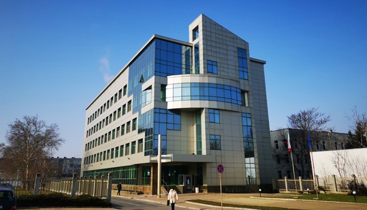 До момента в офиса на НАП в Русе са получени 4 295 броя от тези декларации До момента в офиса на НАП в Русе са получени 4 295 броя от тези декларации