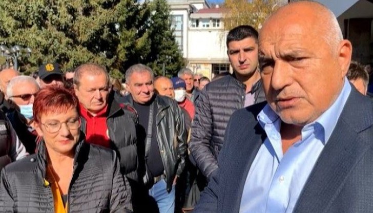 Той отново алармира, че се готви манипулация на вота в неделя