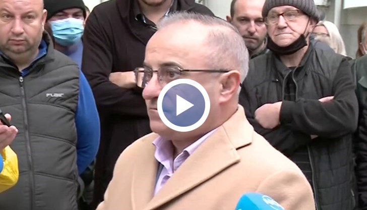 Той беше задържан в неделя по сигнал за търговия с гласове