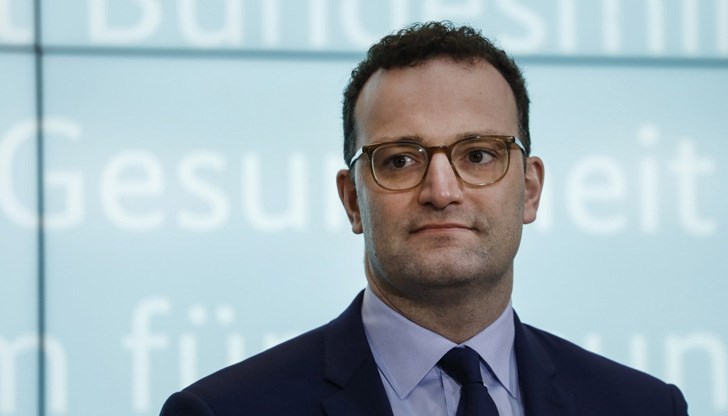 Йенс Шпан призовава повече граждани да се инжектират Йенс Шпан призовава повече граждани да се инжектират