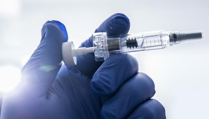 Причината е опасността от новия вариант "Омикрон" на коронавируса