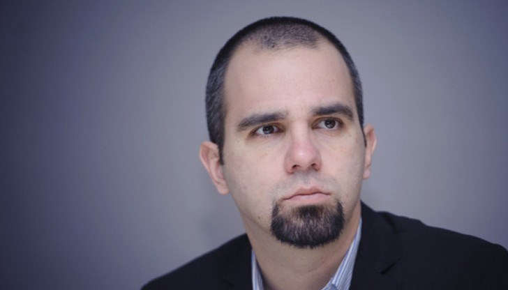 Социологът сравни ситуацията днес с тази от 4-ти април - заради Covid вълната и новата формация, "която вдигна млада вълна". Социологът сравни ситуацията днес с тази от 4-ти април - заради Covid вълната и новата формация, "която вдигна млада вълна".