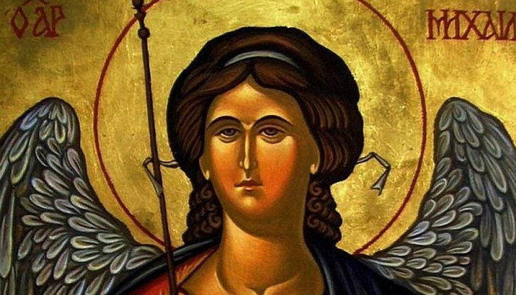 Традицията повелява най-възрастният мъж в къщата да разчупи питата на кръст Традицията повелява най-възрастният мъж в къщата да разчупи питата на кръст