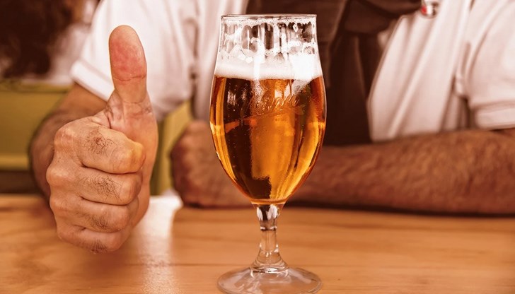 Алкохолното съдържание на бирата обикновено е между 4 и 6 %, въпреки че на пазара има и доста по-алкохолни бири