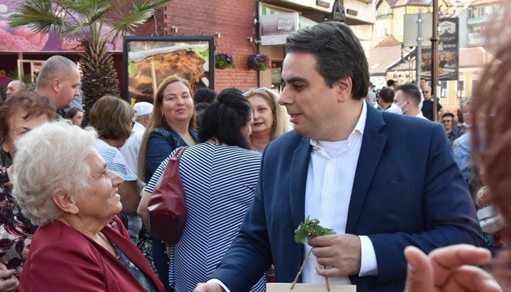 Най-много преференции са реализирани в листите на ГЕРБ-СДС, "Демократична България" и "БСП за България' Най-много преференции са реализирани в листите на ГЕРБ-СДС, "Демократична България" и "БСП за България'