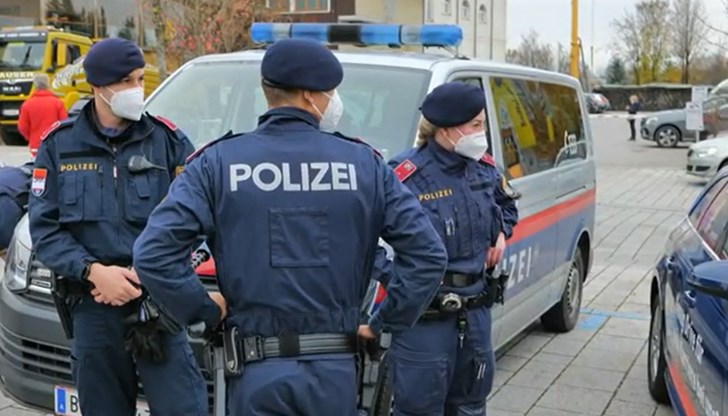 Два милиона неваксинирани австрийци са блокирани по домовете си от понеделник