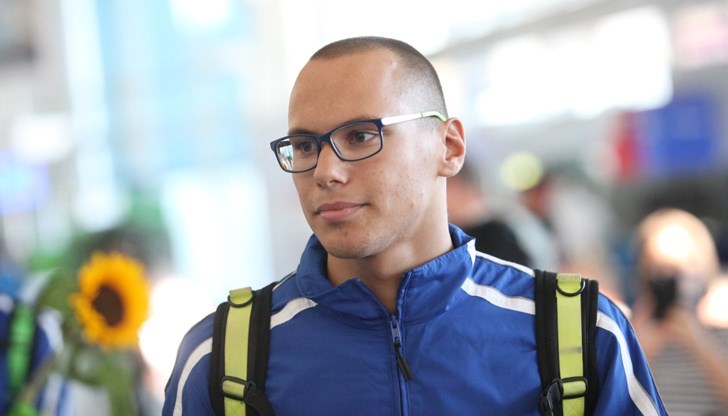 Българският плувец спечели втория полуфинал в дисциплината