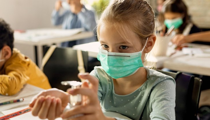 Проф. Николай Денков: Дали сме свобода на родителите да решат дали децата им да бъдат тествани, за да се върнат в училище Проф. Николай Денков: Дали сме свобода на родителите да решат дали децата им да бъдат тествани, за да се върнат в училище