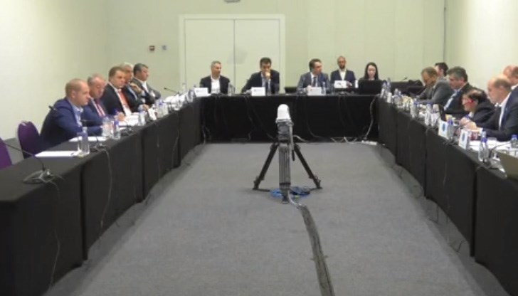 Днес е последният ден на преговори между партиите Днес е последният ден на преговори между партиите