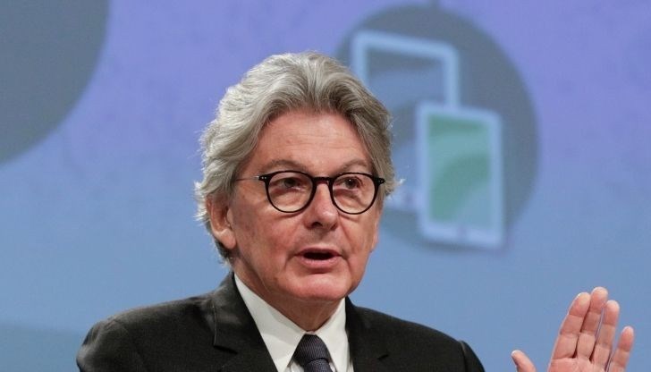 По негови данни у нас 26% от пълнолетното население е напълно ваксинирано, докато в Европа средният процент на ваксинирани граждани е 76,%