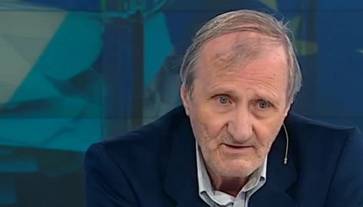 "Страшният резултат на тези избори е, че когато избирателната активност падне под 1/3, резултатите са случайни, всичко това, което виждаме, е игра на призраци в тъмна нощ", каза анализаторът