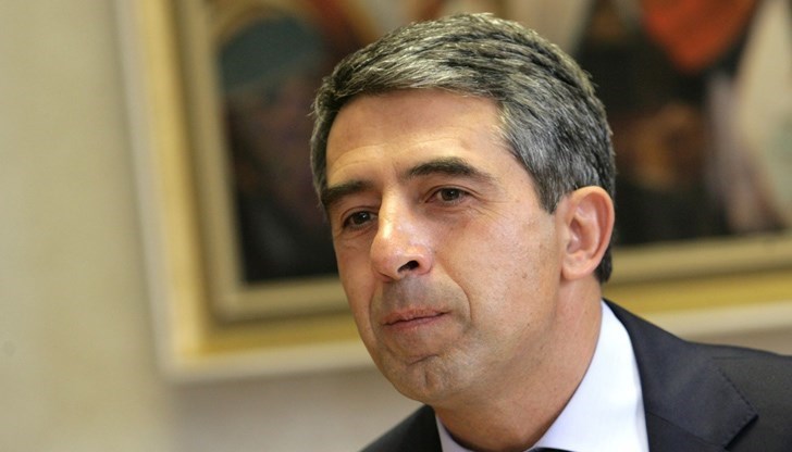Според него промяната в България ще се случи със смяната на президента Радев и недопускането му до втори мандат