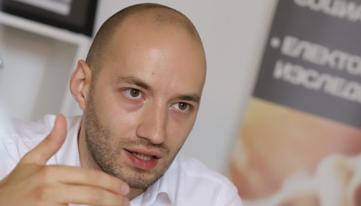 "Ключов е въпросът кой ще вземе втория мандат", казва политологът Димитър Ганев
