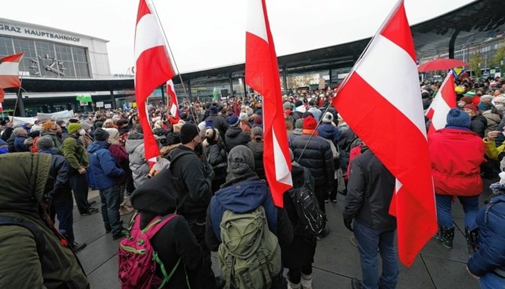 40 хиляди души излязоха на масови протести в събота в големите австрийски градове срещу ограничителните мерки заради коронавируса 40 хиляди души излязоха на масови протести в събота в големите австрийски градове срещу ограничителните мерки заради коронавируса