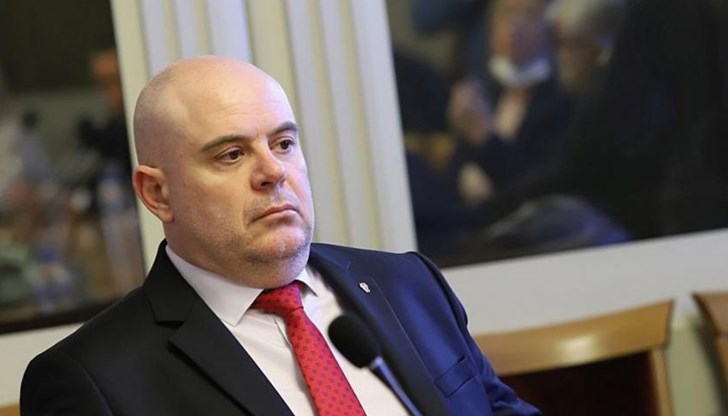 В становище до КС най-голямата организация на юристите у нас застъпва твърдата позиция, че министърът има това право В становище до КС най-голямата организация на юристите у нас застъпва твърдата позиция, че министърът има това право