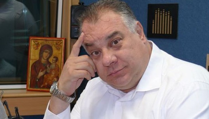 Всеки един общопрактикуващ лекар може да ви разкаже за случай, при който някой глупак с фалшив сертификат сега иска да се ваксинира, обясни Ненков Всеки един общопрактикуващ лекар може да ви разкаже за случай, при който някой глупак с фалшив сертификат сега иска да се ваксинира, обясни Ненков