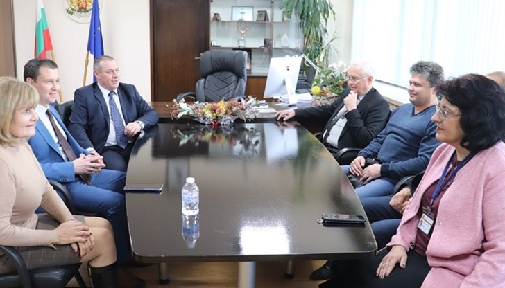 Заедно с компетентните институции сме предприели необходимите действия да предотвратим купуването и продаването на гласове, както и корпоративния вот, увери областният управител на Русе Заедно с компетентните институции сме предприели необходимите действия да предотвратим купуването и продаването на гласове, както и корпоративния вот, увери областният управител на Русе