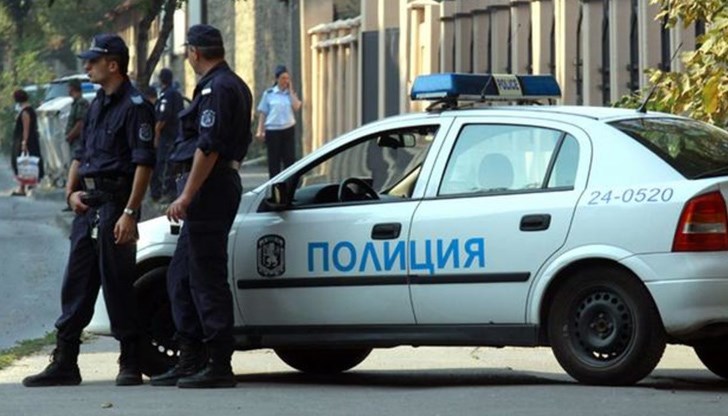 Сигнали, свързани с нарушения или евентуални престъпления, съотносими към отговорностите на МВР в изборния процес могат да се подават на тел. 112, на откритата денонощна линия 02/90 112 98 Сигнали, свързани с нарушения или евентуални престъпления, съотносими към отговорностите на МВР в изборния процес могат да се подават на тел. 112, на откритата денонощна линия 02/90 112 98