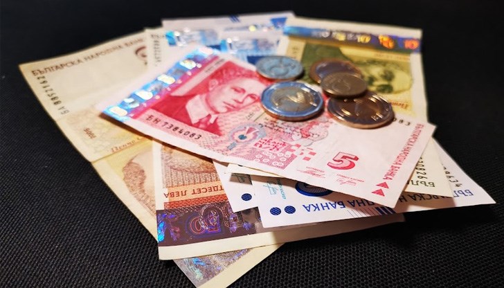 Надолу по веригата се облажват и други общинари Надолу по веригата се облажват и други общинари