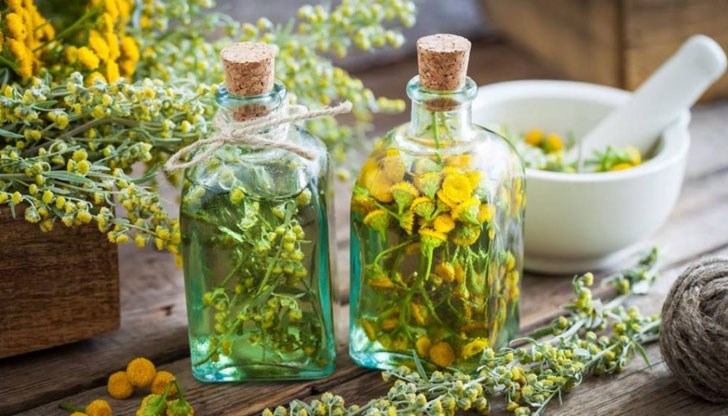 Хидратира, успокоява кожата, действа противовъзпалително Хидратира, успокоява кожата, действа противовъзпалително