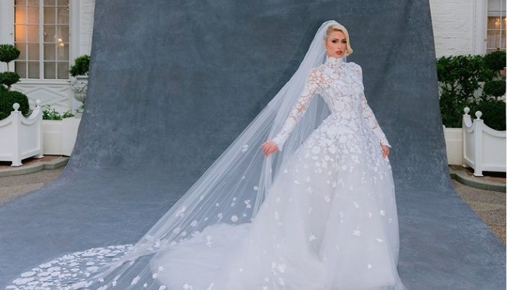 "Моята вечност започва днес", написа тя в Инстаграм и публикува своя снимка с булчинска рокля "Моята вечност започва днес", написа тя в Инстаграм и публикува своя снимка с булчинска рокля