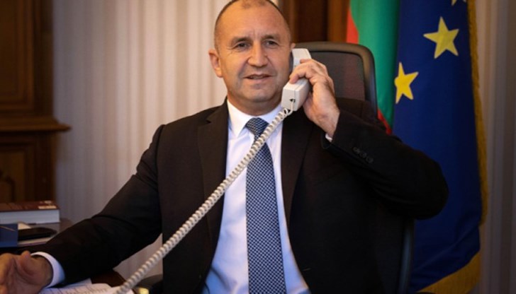 Това е заявил президентът в телефонен разговор с комисар Оливер Вархеи