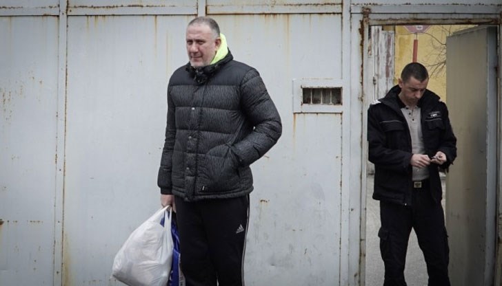 Униформени сгащили на място апаша, който бил напълнил цяла торба с крадени вещи