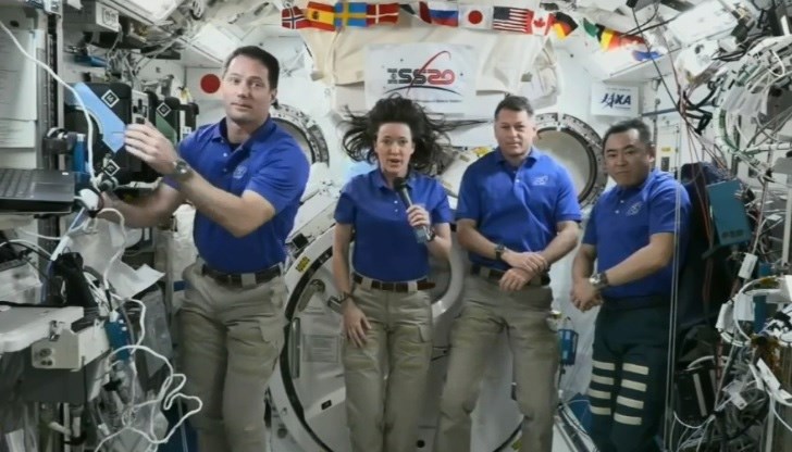 Информацията бе потвърдена от екипажа на кораба Crew Dragon Информацията бе потвърдена от екипажа на кораба Crew Dragon