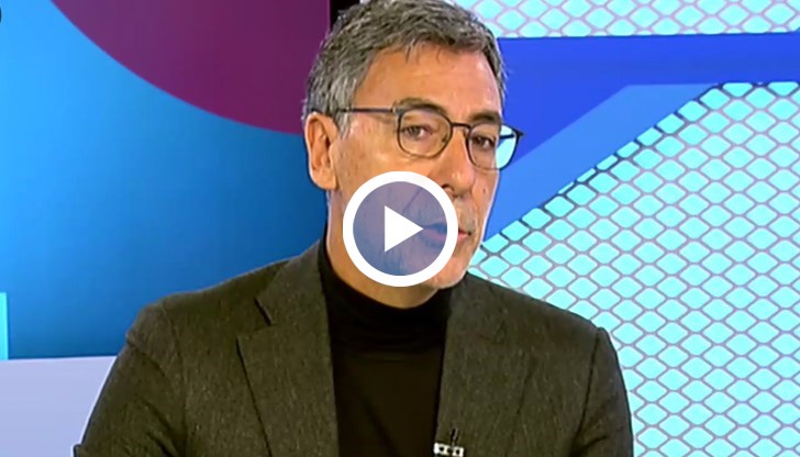 "Големият въпрос по време на пандемия не е броят на заразените, а здравният статут на населението и тежкото състояние, в което се намира здравната система", каза още бившият просветен министър