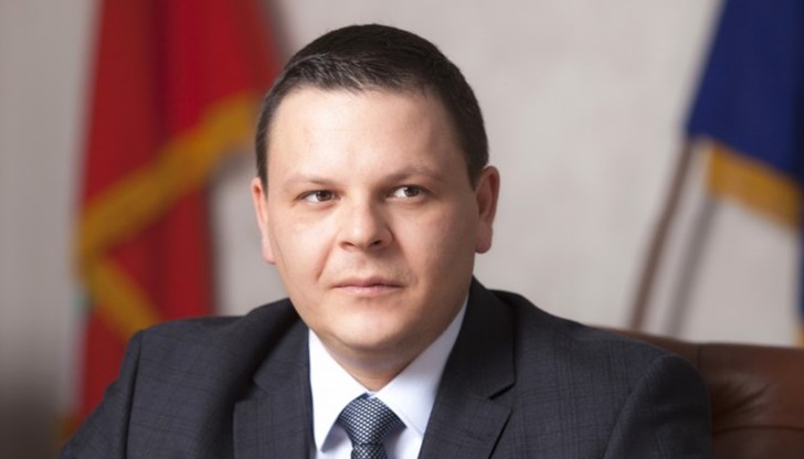 Отпускат 40 милиона лева помощ за автобусните превозвачи до края на годината, увери министърът на транспорта, информационните технологии и съобщенията Отпускат 40 милиона лева помощ за автобусните превозвачи до края на годината, увери министърът на транспорта, информационните технологии и съобщенията