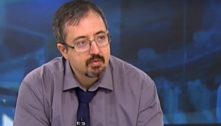 Математикът очаква обръщане на репродуктивното число до 2-3 седмици, когато всички деца се върнат в класните стаи