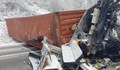 Сблъсък на два камиона затвори пътя София – Варна край Омуртаг