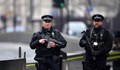 Застреляха въоръжен мъж до Кралския дворец в Лондон