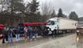 Верижна катастрофа между два автовоза и ТИР във Велико Търново