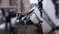 Дупка погълна камион в Белград