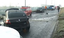 Верижна катастрофа с над 20 автомобила в Букурещ