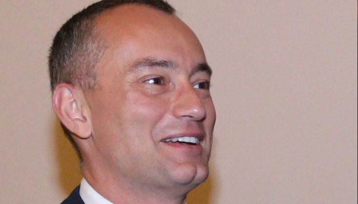 След две дъщерички, Младенов вече има и син