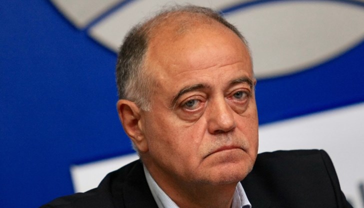 С бивши агенти не може да се прави промяна, а със прокурори от времето на Тодор Живков може да се прави