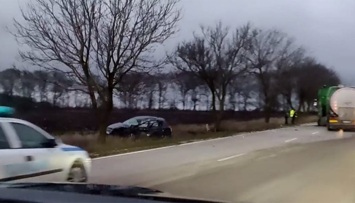 То е пътувало в лек автомобил КИА, който се е сблъскал с камион