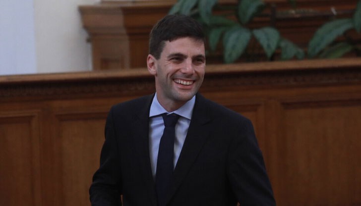 Депутатите ще могат да получават възнагражденията си на ръка, ако пожелаят Депутатите ще могат да получават възнагражденията си на ръка, ако пожелаят