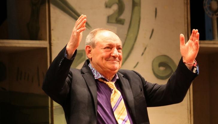 Артистът допълни, че заради кражбата вече е сложил СОТ на жилището