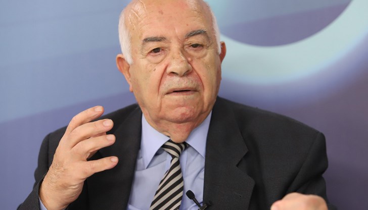 Искам като народ и особено като интелигенция да имаме качеството, наречено мъжество, искам да имаме характер