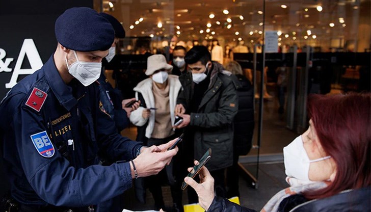 Според новата наредба в страната се допускат единствено ваксинирани и оздравели лица Според новата наредба в страната се допускат единствено ваксинирани и оздравели лица